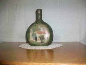 Botella forrada con papel + decoupage