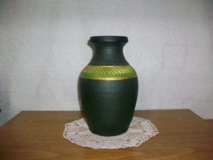 Jarrón Verde con guarda dorada