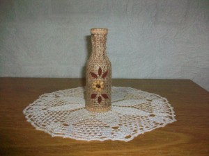Botella forrada con arpillera + accesorios