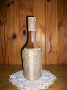 Botella forrada con arpillera + accesorios
