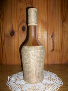 Botella forrada con arpillera + accesorios