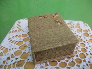 Estuche forrado con arpillera + accesorios