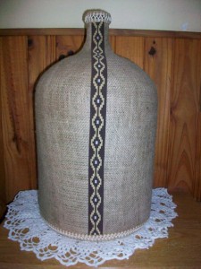 Damajuana forrada con arpillera + accesorios