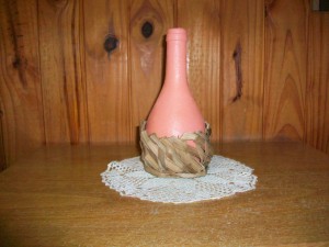 Botella pintada con canasto